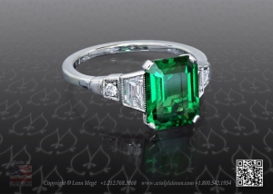 Green tsavorite ring by Leon Mege